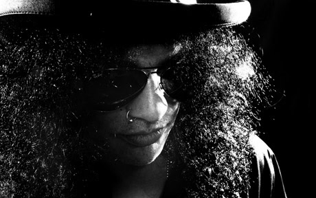 Post image for Slash – Pojasta polvi paranee