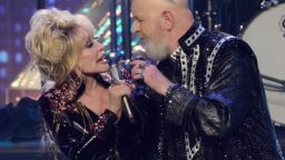 Kantri-ikoni Dolly Parton on kuollut – julkaisi viimeisenä sooloalbuminaan rocklevyn, jolla vieraili Judas Priestin ja Mötley Crüen jäseniä