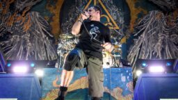 Lamb of God -nokkamies kaikille niille, joiden mielestä artistien tulee pysyä kaukana politiikasta: ”Suksikaapa vittuun”