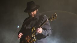 System of a Downin Daron Malakian muistelee, miten päätyi tuuraamaan James Hetfieldiä Metallican keikoilla – ”Ihoni menee siitä vieläkin kananlihalle”