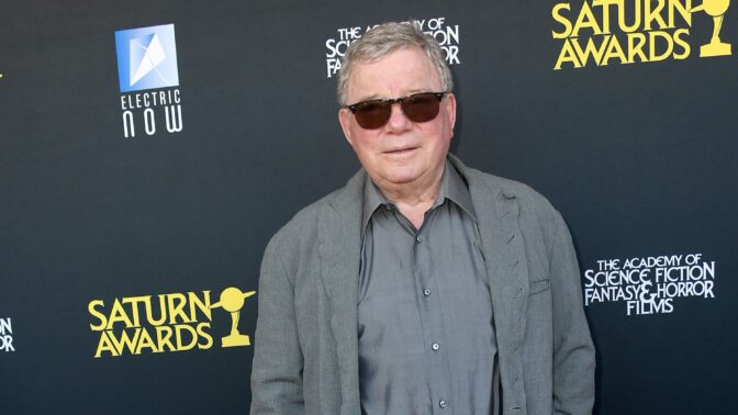 94-vuotias näyttelijälegenda julkaisee heavy metal -albumin – ”Valmistautukaa!”