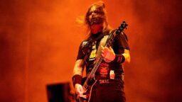 Exodus- ja Slayer-kitaristi Gary Holt lyttää ”vitun typerän” Rock & Roll Hall of Famen maan rakoon
