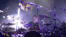 ”Sellainen ajaa minut hulluksi” – Kornin Ray Luzier nimeää asian, joka nykypäivän rumpaleissa ärsyttää
