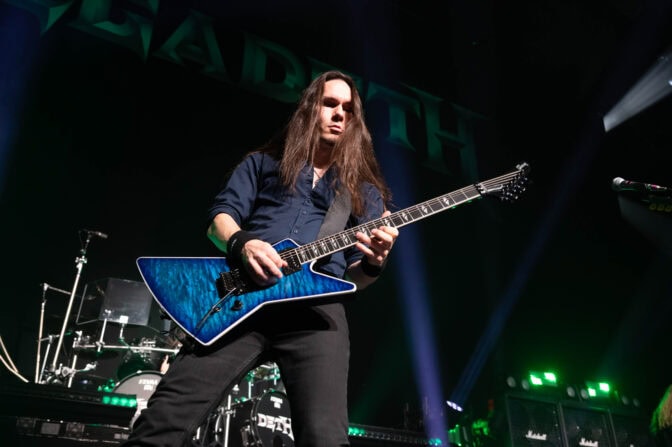 ”Paras kitaristi metallissa?” – Teemu Mäntysaari saa ylistystä Exodusin ja Slayerin Gary Holtilta