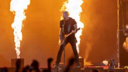 James Hetfield nimeää kaksi Metallican kappaletta, jotka kokee haastaviksi soittaa keikoilla