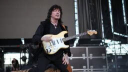 ”En toivo sellaista edes pahimmalle viholliselleni” – Ritchie Blackmore kertoo kiertueen peruuntumiseen johtaneista terveysongelmista