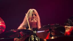 Mikkey Dee: ”Olen iloinen, ettei Lemmy ole näkemässä tätä poliittisesti korrektia aikakautta”