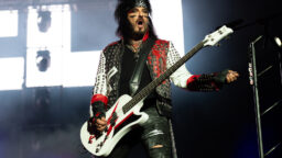 Nikki Sixx ärähti ”kateelliselle” ja ”epävarmalle” ex-Godsmack-rumpalille, joka kommentoi Mötley Crüen taustanauhojen käyttöä keikoilla