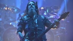 ”Olen menettänyt helvetisti hyviä ystäviäni ja äitini kuoli koro­naan. Kyllä sitä miettii koko ajan, milloin oma vuoroni on” – haastattelussa Machine Headin Robb Flynn