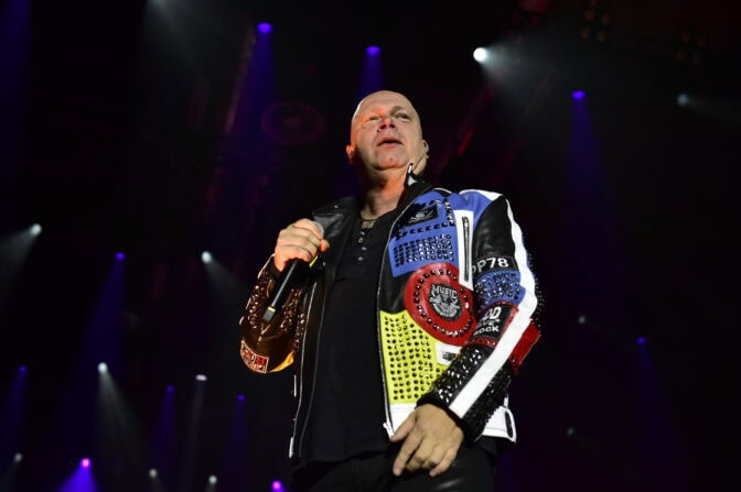 ”Kumpaa haluat: feikkiä täydellisyyttä vai inhimillistä alkuperäisyyttä, jossa on sielua?” – Helloween-laulaja vertaa tekoälyn luomaa musiikkia 80-luvun pop-tuotantoihin