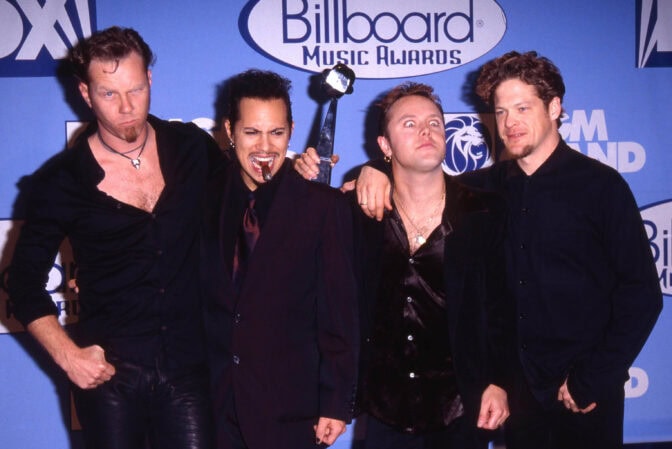 Metallica jatkaa juhlajulkaisujen sarjaa – julkisti massiivisen boksin sisällön sekä vanhan livetaltioinnin maistiaiseksi