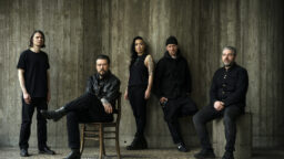 Intensiivisistä keikoista tunnettu post-metalin kärkinimi saapuu Suomeen kesällä