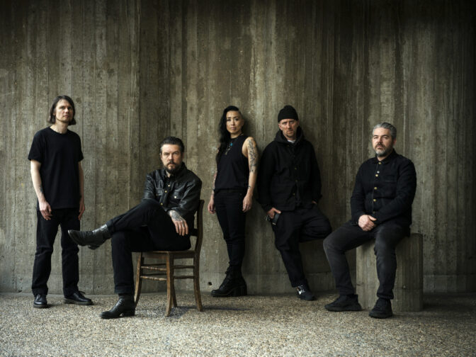 Intensiivisistä keikoista tunnettu post-metalin kärkinimi saapuu Suomeen kesällä