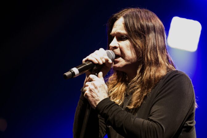 ”Hän tuumi: ’Taidan leikata hiukseni. En ole enää rokkitähti'” – Jack Osbourne muistelee Ozzy Osbournen viimeisiä päiviä