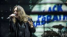 Vanha jengi koossa taas: viimeiseen keikkaan valmistautuva Ozzy Osbourne julkaisi sydäntä lämmittävän kuvan