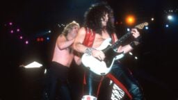 Kumman osuudet ovat vaikeampia soittaa, Randy Rhoadsin vai Tony Iommin? Ozzy Osbournen ex-kitaristi Jake E. Lee kertoo näkemyksensä