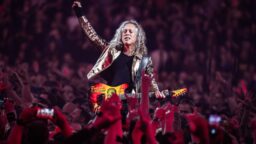 Metallican Kirk Hammett nimeää riffin, joka ”puhalsi heavy metaliin uutta henkeä” – kertoo myös, mikä levy jokaiselta tulisi löytyä levyhyllystä