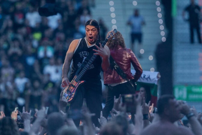 Metallica-muusikot jammailivat Rammstein-klassikkoa Berliinissä – videoita julki