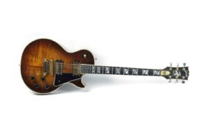 Floridalaismies huijasi 78-vuotiasta naista – osti rahoilla kitaroita, rummut ja muita soittovermeitä