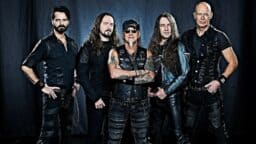 Metallican, Judas Priestin, Panteran, Ghostin ja muiden nimekkäiden bändien jäsenistöä mukana Acceptin juhlajulkaisulla