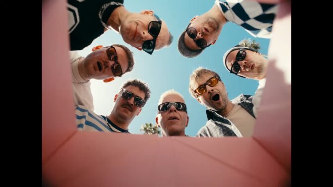 Electric Callboy yhdisti voimansa The Offspring -keulahahmon kanssa uudella kappaleella – ”Energinen, arvaamaton eikä ota itseään liian vakavasti”