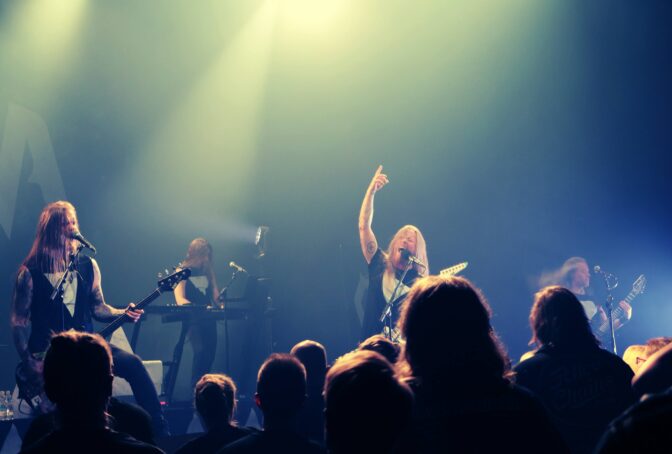 Bändin parhaan albumin kanssa kelpaa kiertää – Stam1na Tampereella ja Hämeenlinnassa, raportti ja kuvat