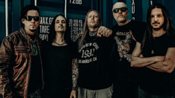 Raskaan rockin superryhmä Cyhra julkaisi uuden Bleed With Pride -singlen videoineen