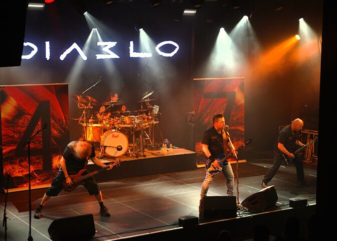 Diablo juhlatunnelmissa Tampereella – katso kuvat