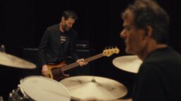 John Wick- ja Matrix-tähti Keanu Reevesin rockbändi julkaisee uuden levyn – video tuoreelle singlelle katsottavissa