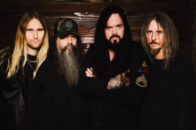 Evergrey esittelee tulevaa levyään suoraviivaisella metallibängerillä