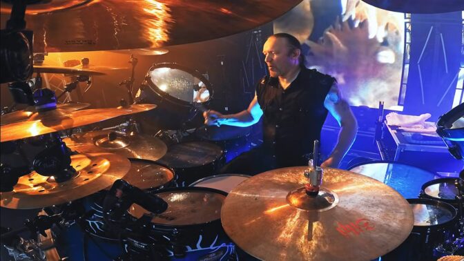 Aimo annos rumpuerotiikkaa: video näyttää lähietäisyydeltä, kun Kai Hahto soittaa eeppistä Nightwish-kappaletta