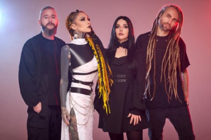 Keväällä Suomeen saapuva Infected Rain julkaisi kappaleen identiteetistä ja sisäisestä kamppailusta – katso video