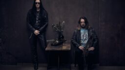 Jyrki 69 äänitti albumillisen virsiä jouhikkotaiteilija Pekko Käpin kanssa – ensimmäinen single videoineen julki