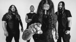 Saarihelvetti tiedottaa: Kanadan kuoloveteraani peruu tulonsa, sivulavan ohjelma julki