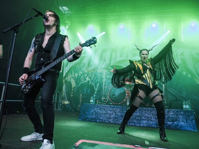 Noora Louhimon lähtö Battle Beastistä tuli bändille yllätyksenä – ”Ensireaktio oli täysi shokki”, sanoo Eero Sipilä