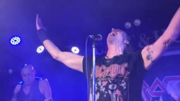 Joukko muun muassa Iron Maidenin, Diamond Headin, Ravenin ja Tankin riveistä tuttuja NWOBHM-veteraaneja nousi yhdessä lavalle – videoita keikasta julki