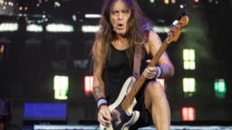 ”Pysähtyminen pelottaa” – eläkkeelle jääminen ei ole Iron Maiden -pomon mielessä