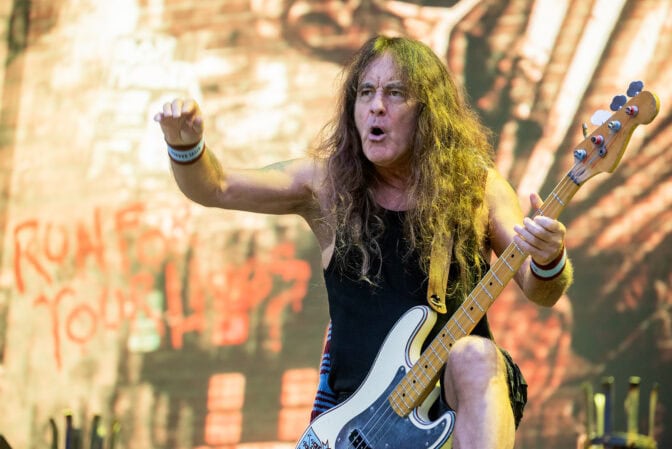 Steve Harris tänään 70 vuotta – kaikki nämä klassikot ovat lähtöisin Iron Maiden -pomon kynästä