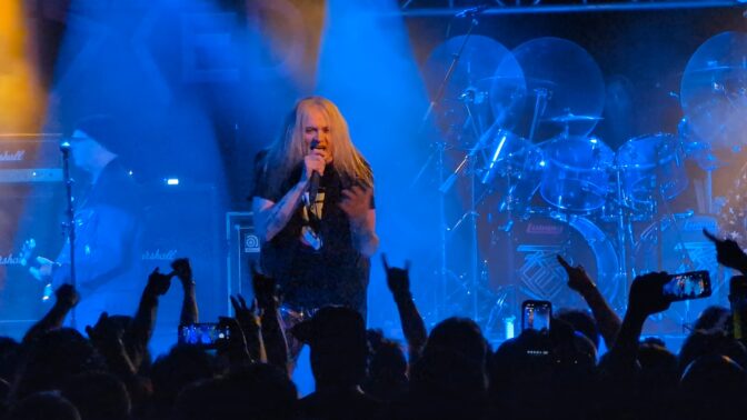 Twisted Sister teki ensimmäisen keikkansa Sebastian Bach keulillaan – tältä se näytti ja kuulosti