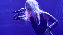 Myrkur pyrkii Euroviisuihin synkällä balladilla – kisakappale Touch My Love and Die julki