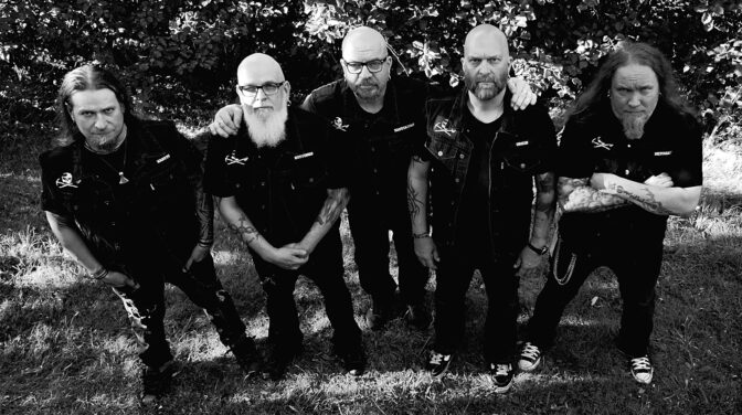 Timo Rautiainen & Trio Niskalaukaus tarttui Jenni Vartiaisen hittiin – mukana menossa myös Korpiklaanin Jonne Järvelä