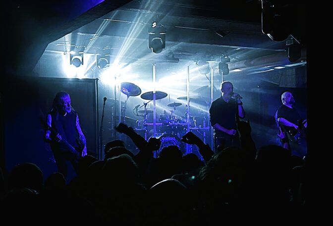 Livearvio: Paradise Lost tarjoili Ääniwallissa monenlaista melankolista ajoa