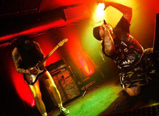 Epäkorrektia, spontaania ja perkeleen viihdyttävää hörhöilyä – Pikakassa Lohjalla, raportti ja kuvat