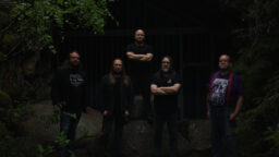 Kotimainen doom metal -veteraani juhlii nelikymppisiään uuden levyn merkeissä – ensisingle sukeltaa Skotlannin synkimpään legendaan