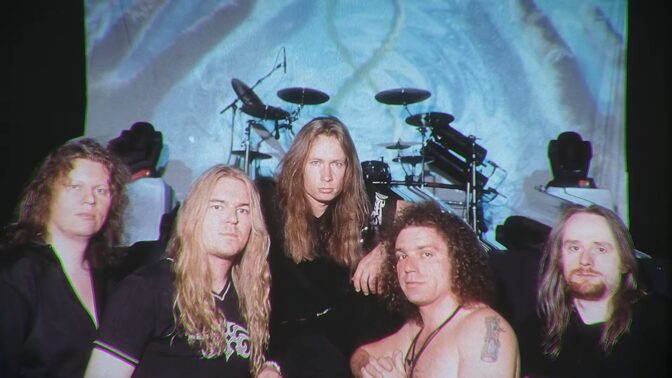 Stratovarius tarjoaa nostalgiapläjäyksen uuden videon muodossa