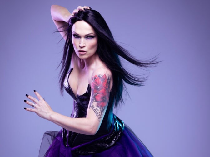 Tarja Turunen tekee näyttävän paluun lavoille ja raskaamman musiikin ytimeen – kolme Suomen-keikkaa julki