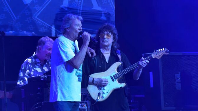 Monen Deep Purple -fanin pitkäaikainen haave toteutui: Ritchie Blackmore nousi yhtyeen kanssa lavalle