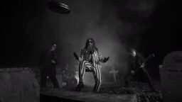 Haudanryöstäjät ulkoavaruudesta tulevat – The Ghoulstars kumartaa ikoniselle scifi-kalkkunalle uudella singlellä ja videolla