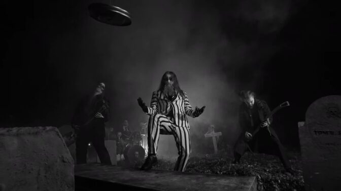 Haudanryöstäjät ulkoavaruudesta tulevat – The Ghoulstars kumartaa ikoniselle scifi-kalkkunalle uudella singlellä ja videolla